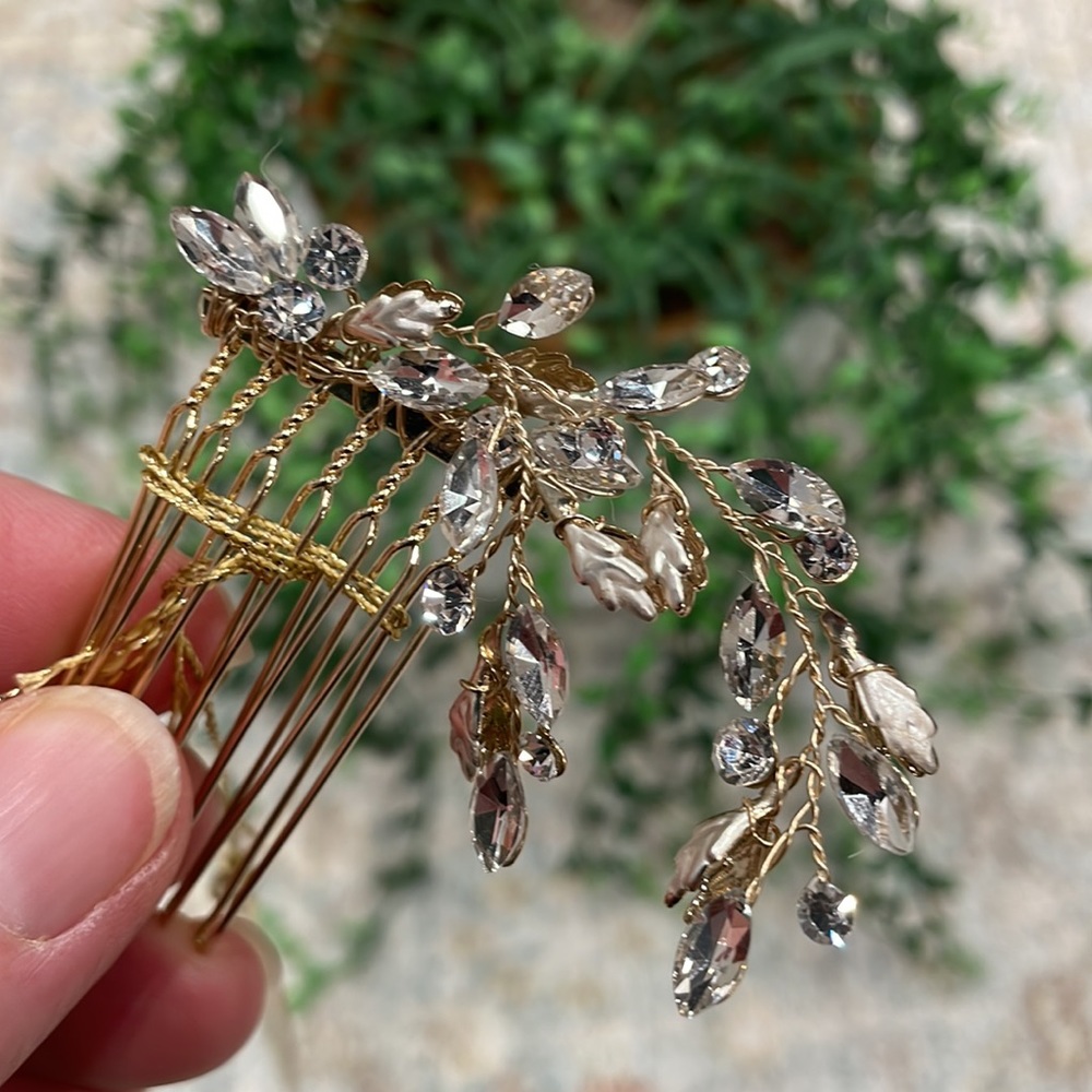 BRIDES & HAIRPINS hair comb